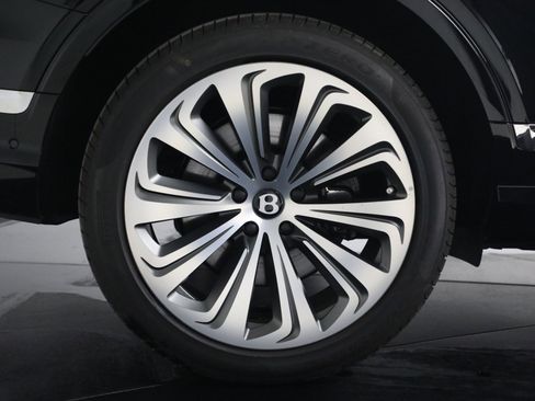 New 2025 Bentley Bentayga image 11