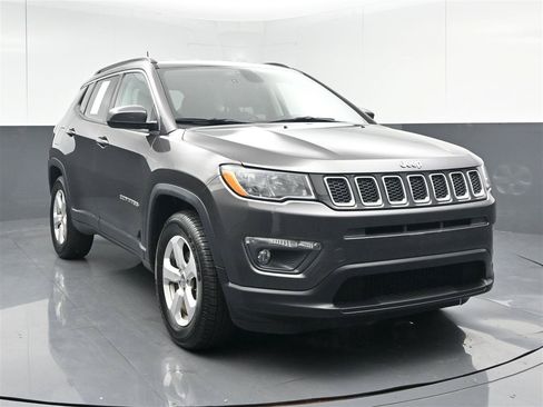 Used 2017 Jeep Compass Latitude w/ Safe & Security Group AWD/4WD image 1