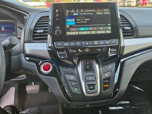 Certified 2023 Honda Odyssey Touring image 12