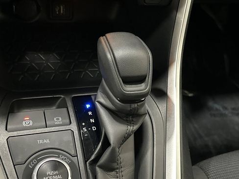 Used 2025 Toyota RAV4 LE AWD/4WD image 24