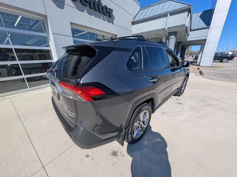 Used 2019 Toyota RAV4 Limited image 5
