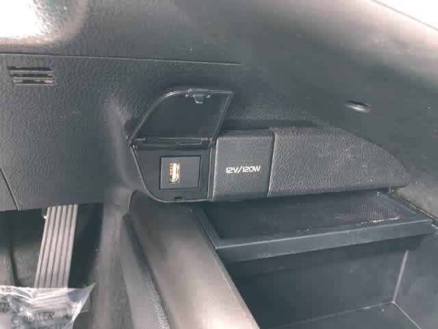 Used 2021 Toyota Camry SE FWD image 25