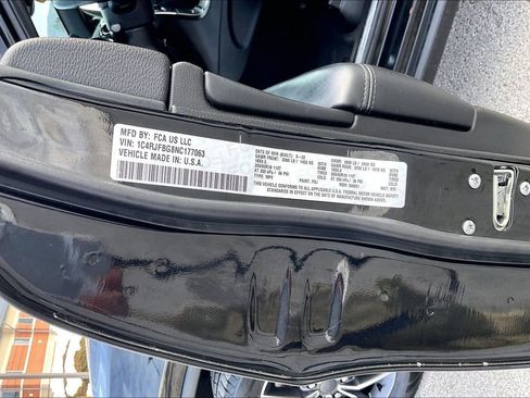 Used 2022 Jeep Grand Cherokee Limited image 30