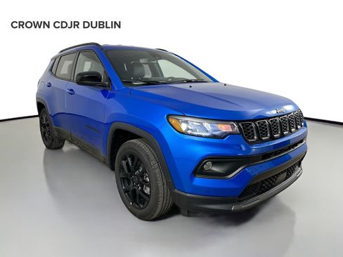 Used 2026 Jeep Compass Latitude AWD/4WD image 3