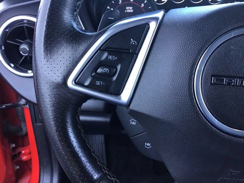 Used 2016 Chevrolet Camaro SS RWD image 18