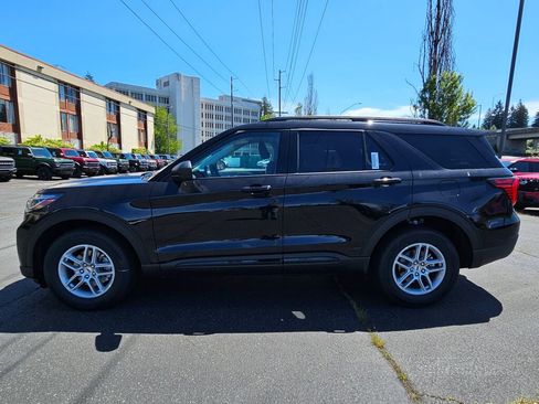 New 2026 Ford Explorer Active AWD/4WD image 2