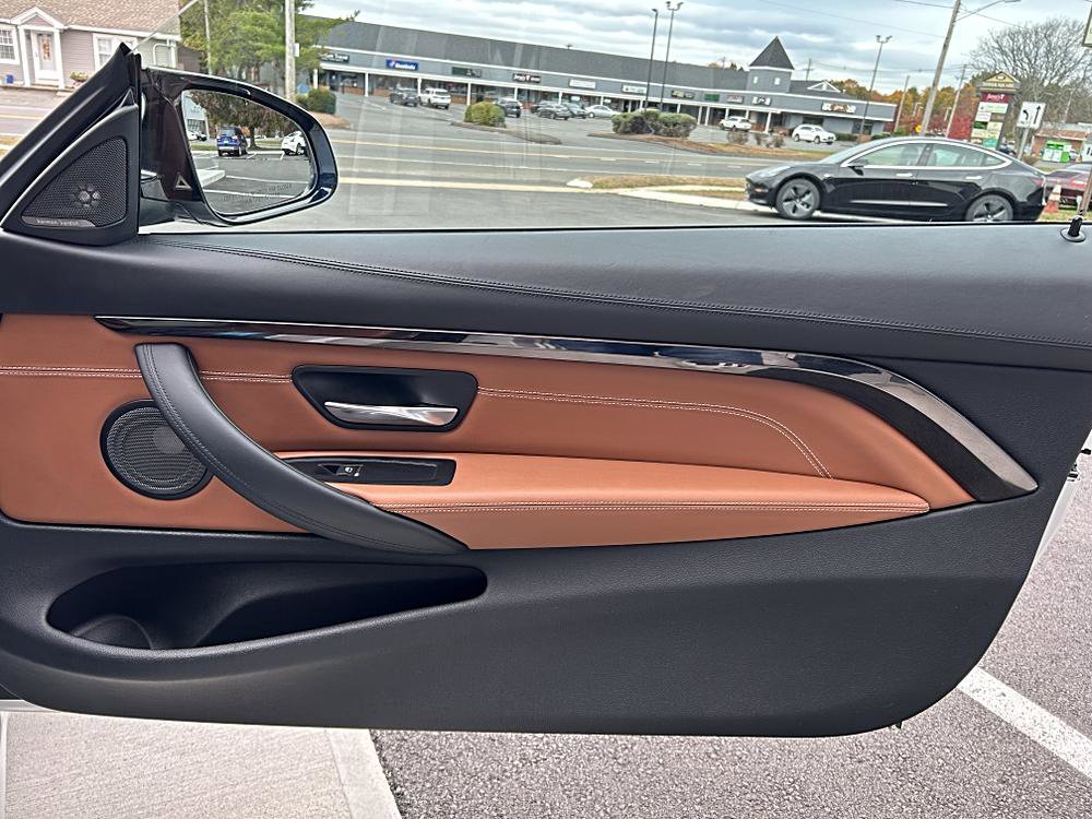 Used 2020 BMW M4 Convertible w/ Competition Package RWD image 30