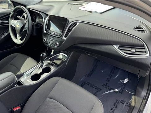 Used 2020 Chevrolet Malibu LT FWD image 21