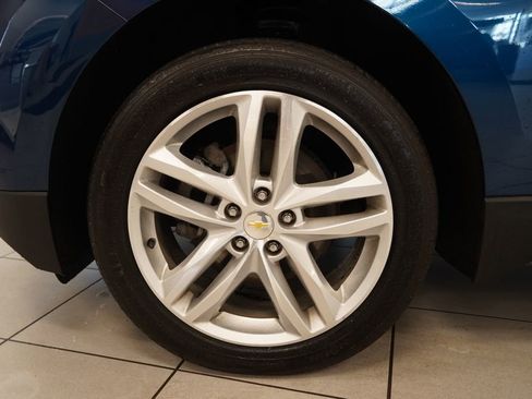 Used 2020 Chevrolet Equinox Premier AWD/4WD image 18