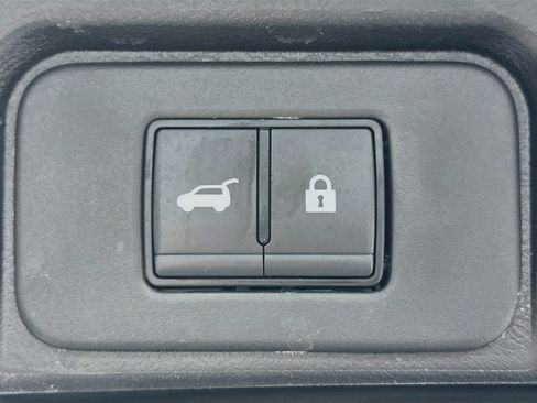 Used 2025 Nissan Rogue SV AWD/4WD image 28