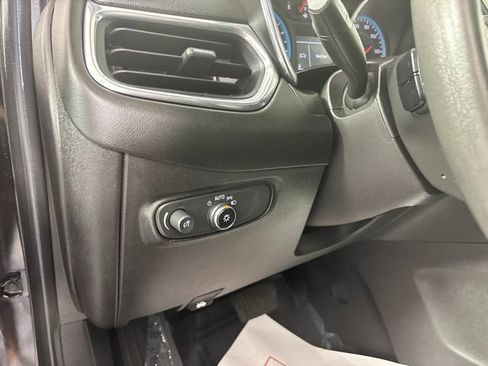Used 2018 Chevrolet Equinox LT FWD image 14