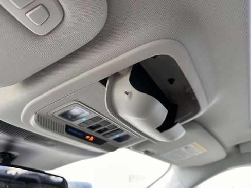 Used 2025 Ford Explorer Active w/ Active Comfort Package image 29