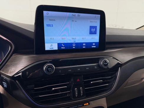 Used 2020 Ford Escape Titanium AWD/4WD image 14