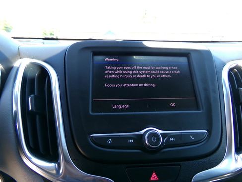Used 2021 Chevrolet Equinox LS FWD image 18