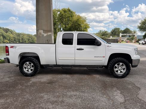 Used 2011 GMC Sierra 1500 SLE w/ Power Tech Package AWD/4WD image 2