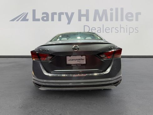 Certified 2022 Nissan Altima 2.5 SV image 4