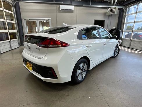 Used 2018 Hyundai Ioniq Blue FWD image 5