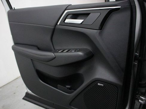 New 2025 Mitsubishi Outlander SE image 15