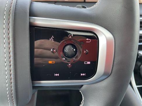 Certified 2025 Nissan Armada Platinum Reserve image 15