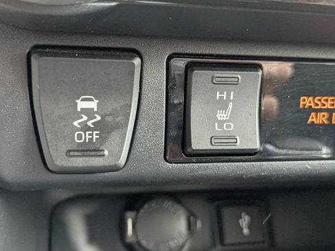 Certified 2022 Toyota RAV4 XLE Premium FWD image 24