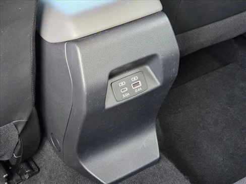 Used 2024 Subaru Crosstrek 2.0i Premium image 18