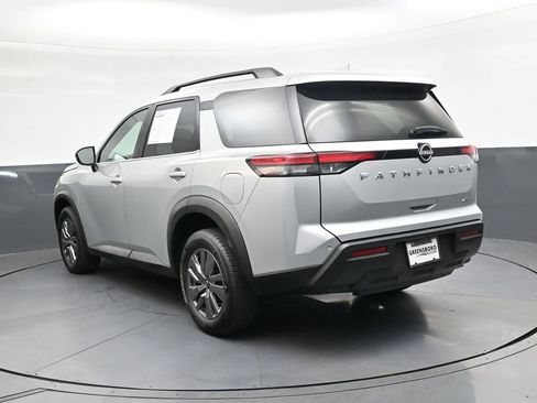 Used 2025 Nissan Pathfinder SV AWD/4WD image 4