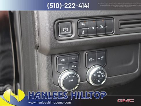 Used 2024 GMC Yukon SLT AWD/4WD image 15