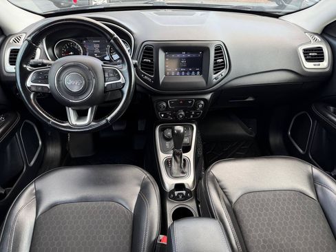 Used 2018 Jeep Compass Latitude w/ Popular Equipment Group AWD/4WD image 16