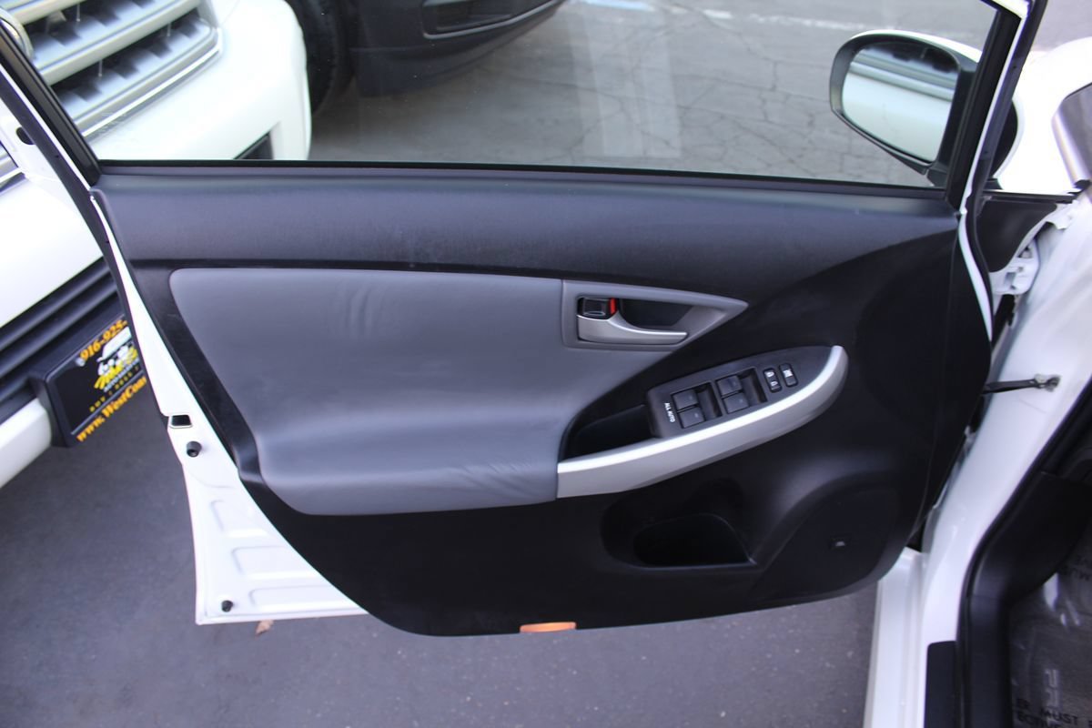 Used 2014 Toyota Prius Four FWD image 16
