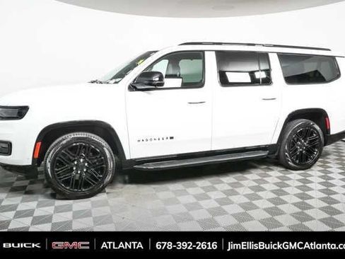 Used 2024 Jeep Wagoneer L Series II w/ Convenience Group I AWD/4WD image 29