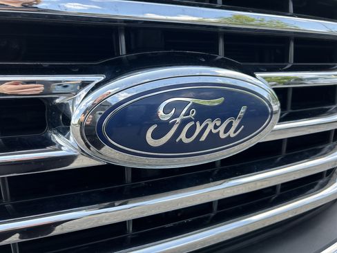 Used 2015 Ford F150 XLT w/ Equipment Group 302A Luxury AWD/4WD image 20