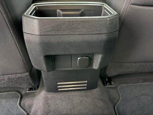 Used 2025 Toyota Tacoma SR5 image 31