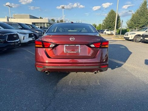 Used 2024 Nissan Altima 2.5 SV w/ SV Premium Package FWD image 7