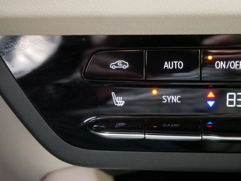 Used 2023 Buick Envision Essence AWD/4WD image 26