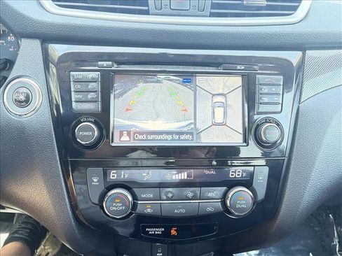 Used 2015 Nissan Rogue SL w/ SL Premium Package AWD/4WD image 10