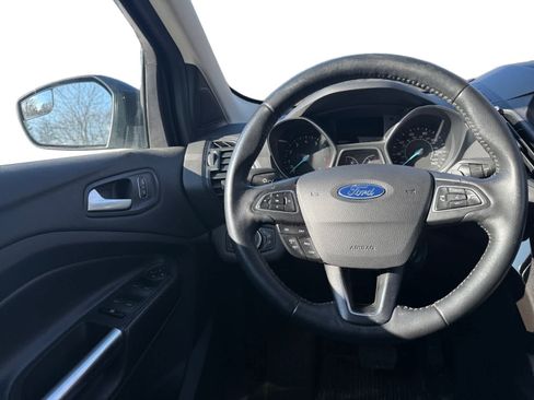 Used 2018 Ford Escape SE w/ SE Sport Appearance Package image 10