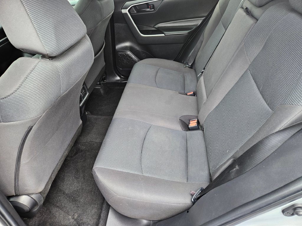 Used 2022 Toyota RAV4 LE AWD/4WD image 13
