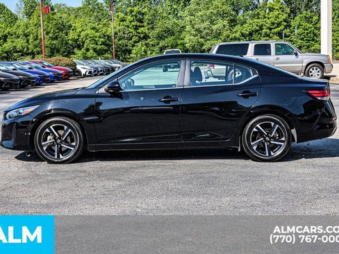 Used 2024 Nissan Sentra SV FWD image 9