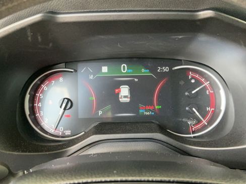 Used 2025 Toyota RAV4 LE FWD image 14