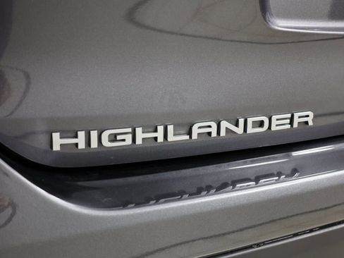 Used 2023 Toyota Highlander LE image 45