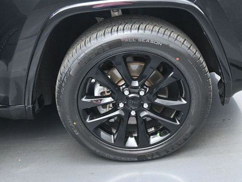 Used 2021 Jeep Grand Cherokee Laredo X AWD/4WD image 37