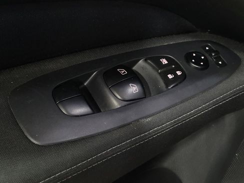 Used 2017 Nissan Pathfinder SV AWD/4WD image 27