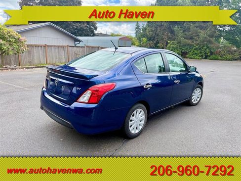 Used 2018 Nissan Versa SV FWD image 5