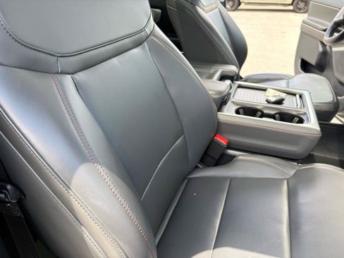 Used 2025 Ford Expedition Active AWD/4WD image 43