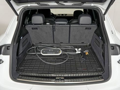 Certified 2024 Porsche Cayenne Turbo image 14