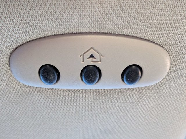 Used 2017 Lincoln MKX Select w/ Select Plus Package FWD image 31