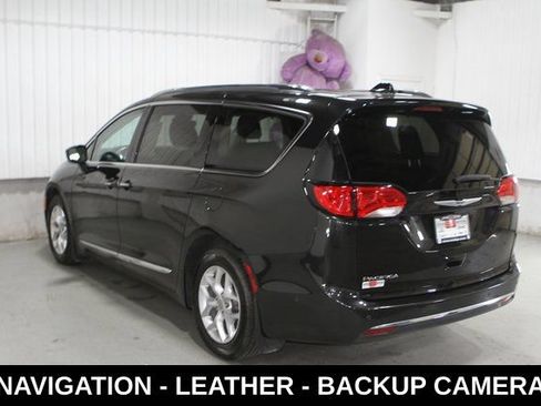 Used 2020 Chrysler Pacifica Touring-L Plus w/ Tire & Wheel Group FWD image 27