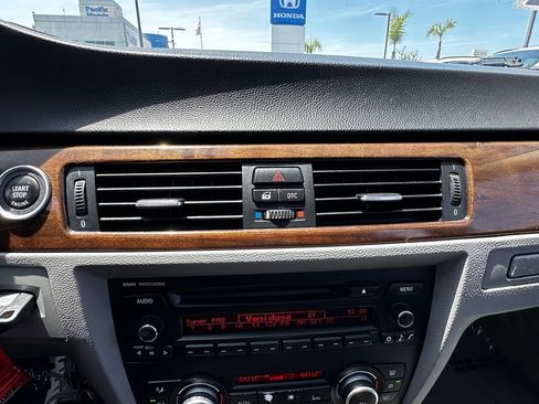 Used 2011 BMW 328i xDrive Sedan AWD/4WD image 28