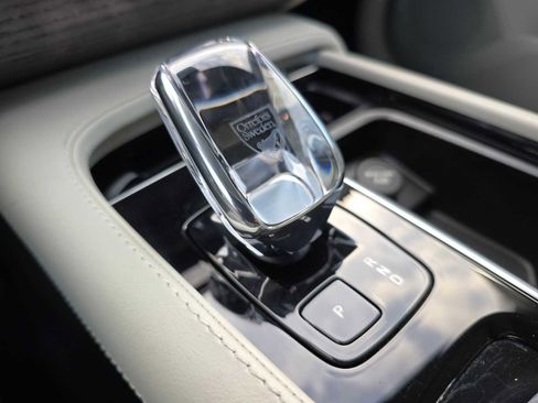 Used 2024 Volvo XC90 B6 Ultimate w/ Protection Package Premier image 36