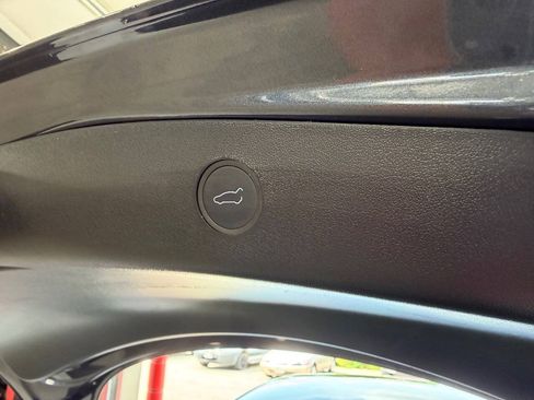 Used 2022 Tesla Model 3 Long Range AWD/4WD image 28